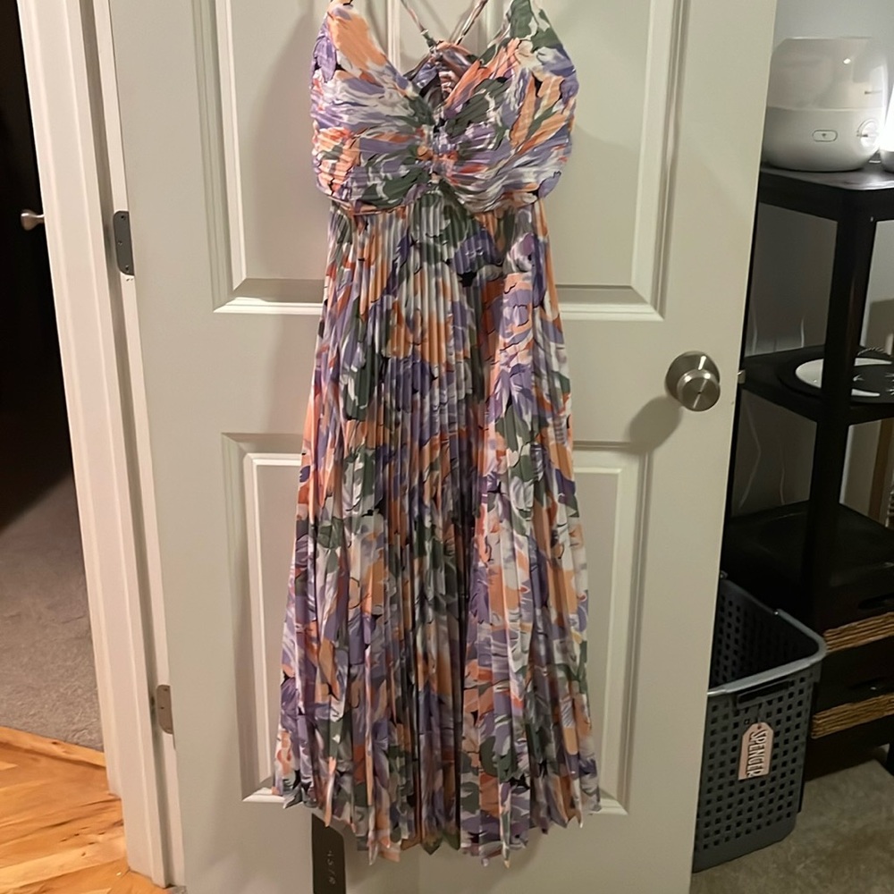 ASTR Floral Pleated Dress